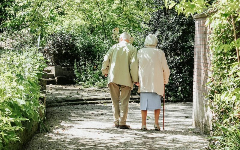 guzz-elderly-couple-PpZasS086os-unsplash.jpg
